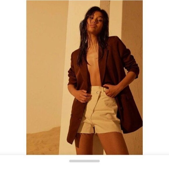 NWT misguided white jean shorts size 14 asymmetrical waist - Picture 1 of 7